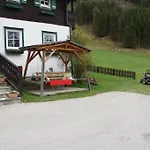 Der Perweinhof Apartment