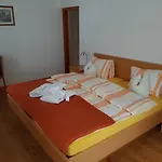 Der Perweinhof Apartment *